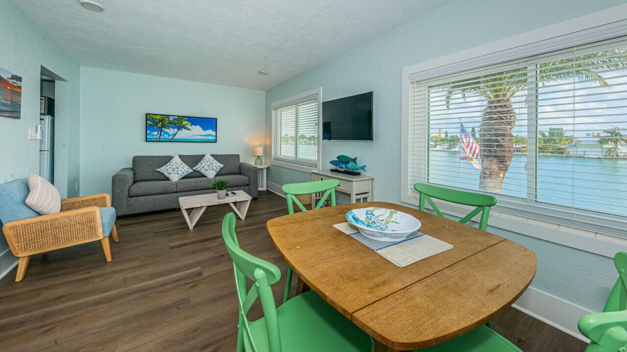 Photo of Livingroom in Sunset Beach