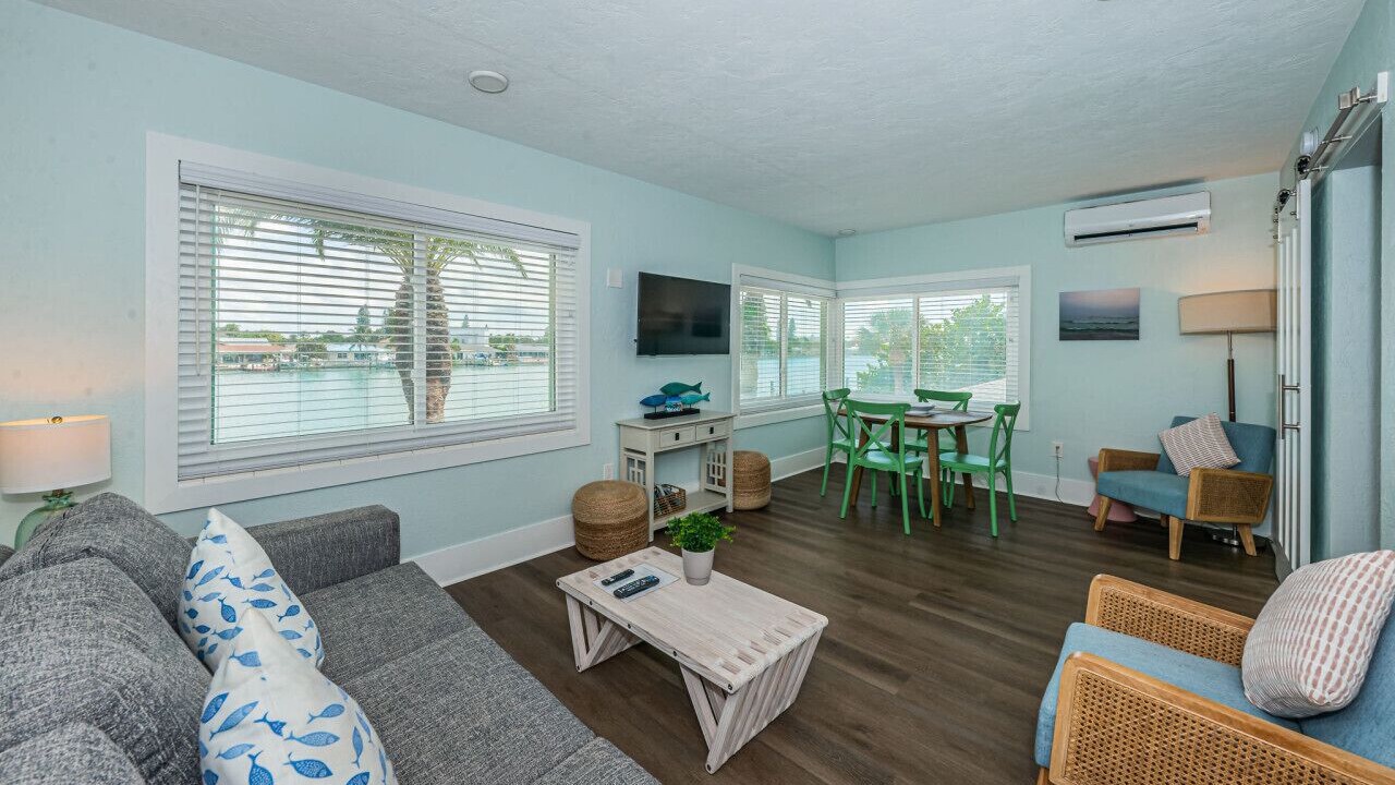 Photo of Livingroom in Sunset Beach