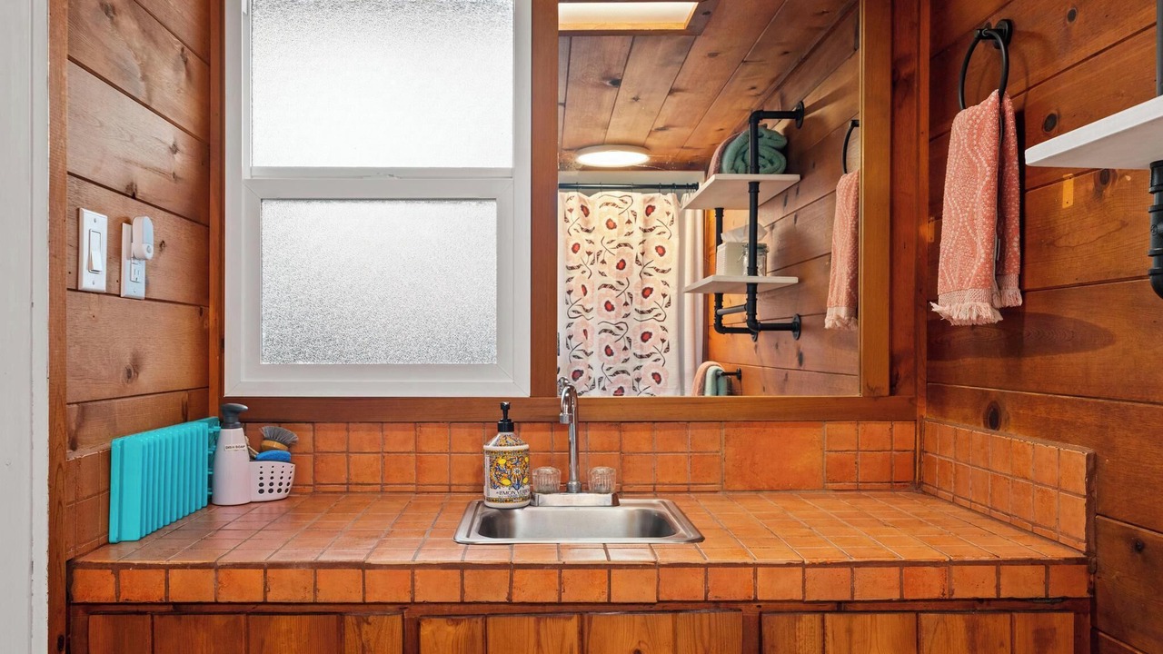 Photo of Bathroom in Holualoa