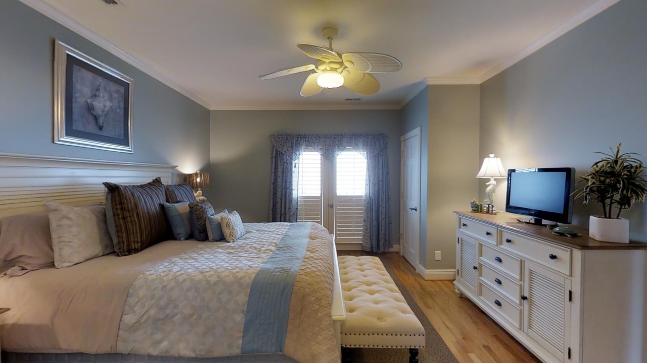Photo of Bedroom in Cherry Grove Beach
