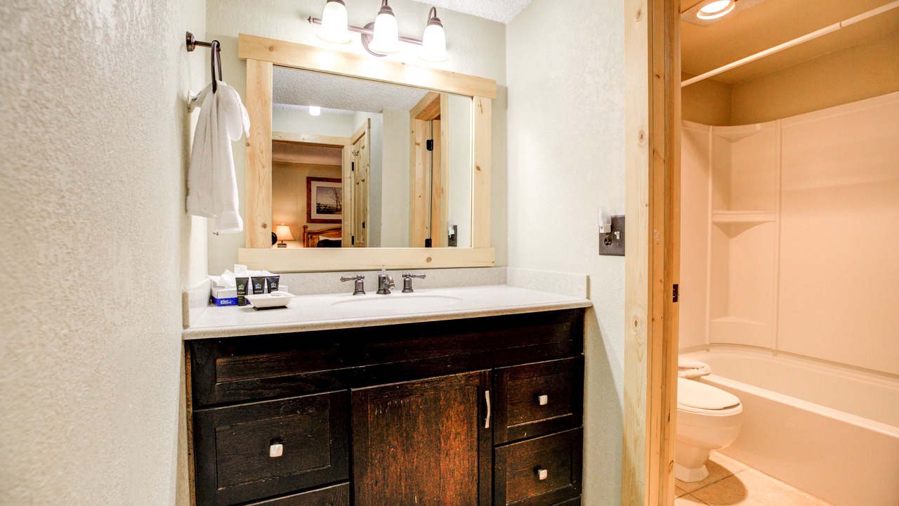 Photo of Bathroom in Peak 8