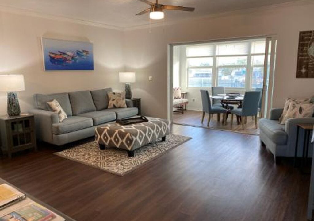 Photo of Livingroom in Capri Isle