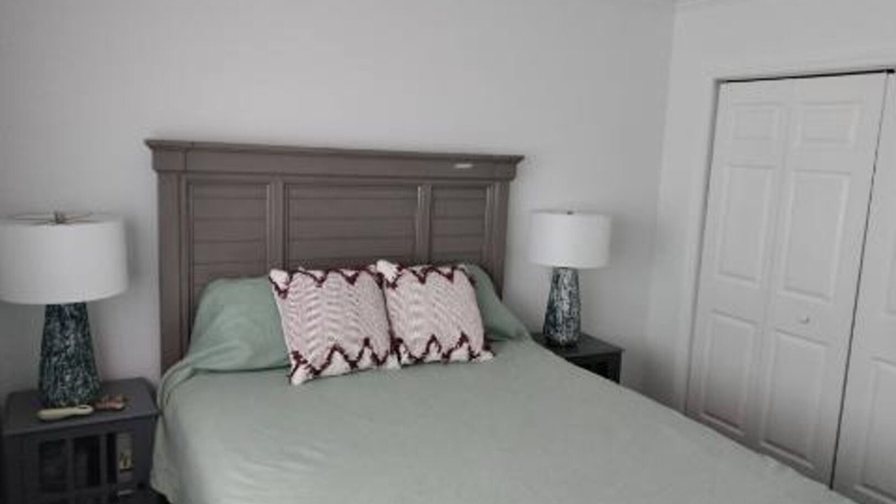 Photo of Bedroom in Capri Isle