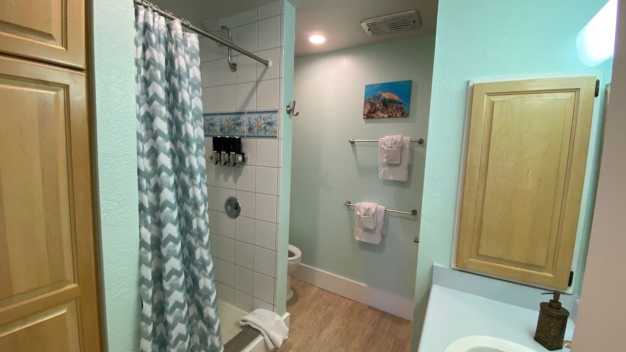 Photo of Bathroom in Punaluu