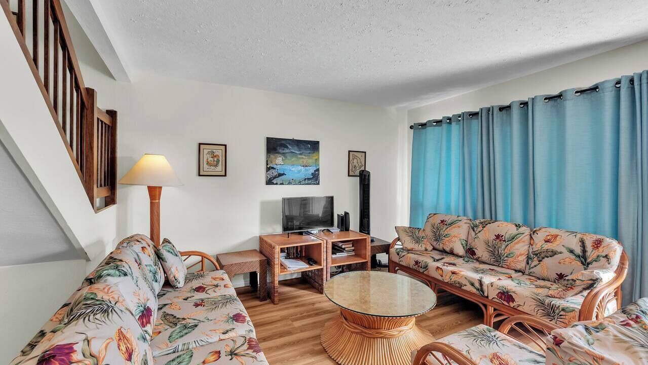 Photo of Livingroom in Punaluu