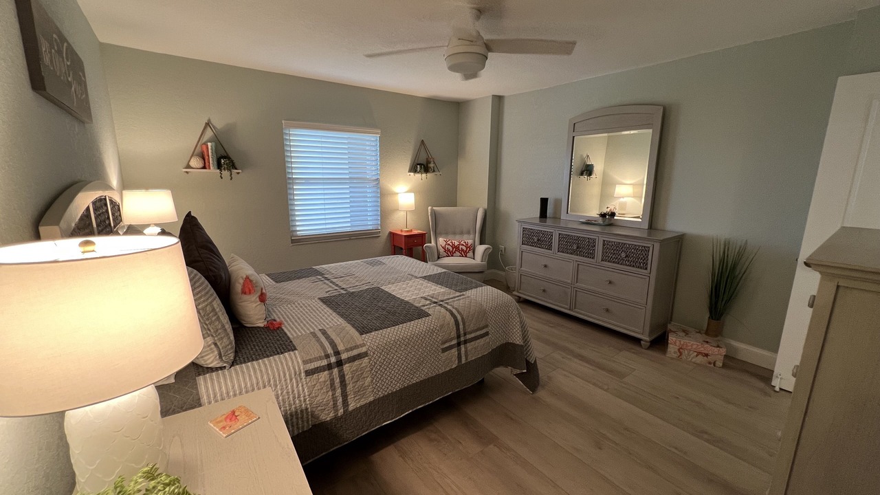 Photo of Bedroom in Capri Isle
