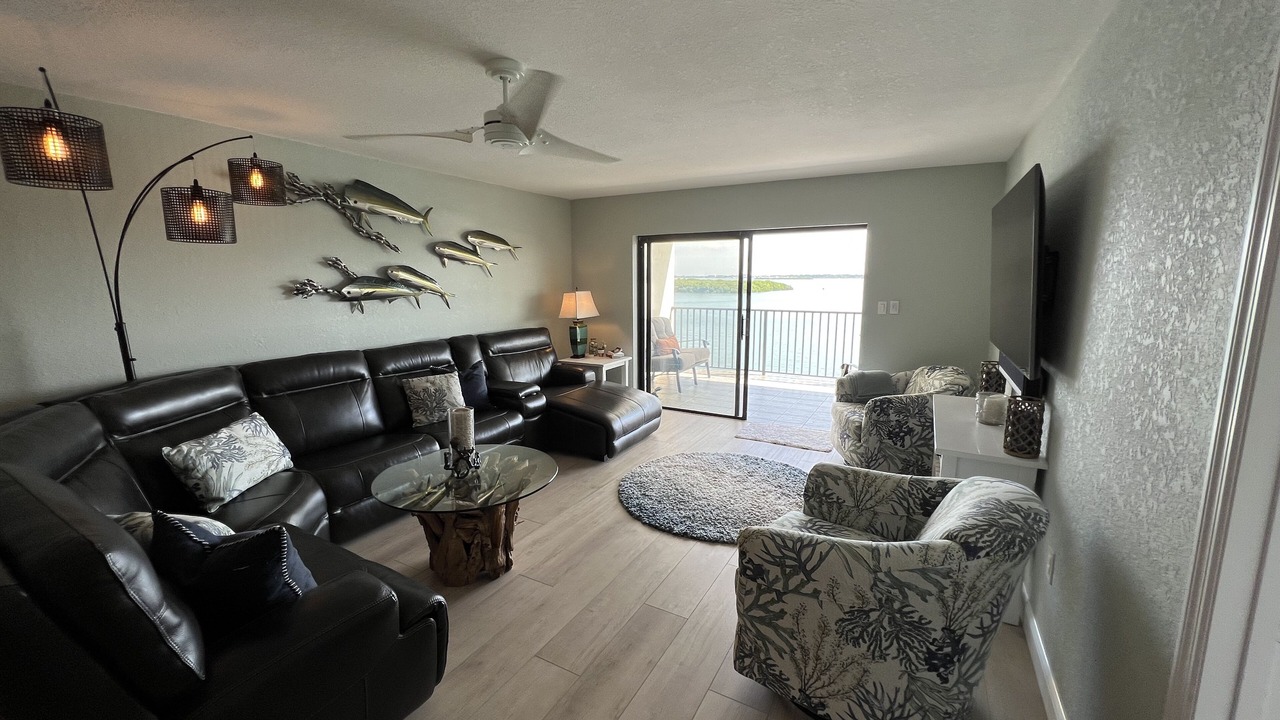 Photo of Livingroom in Capri Isle