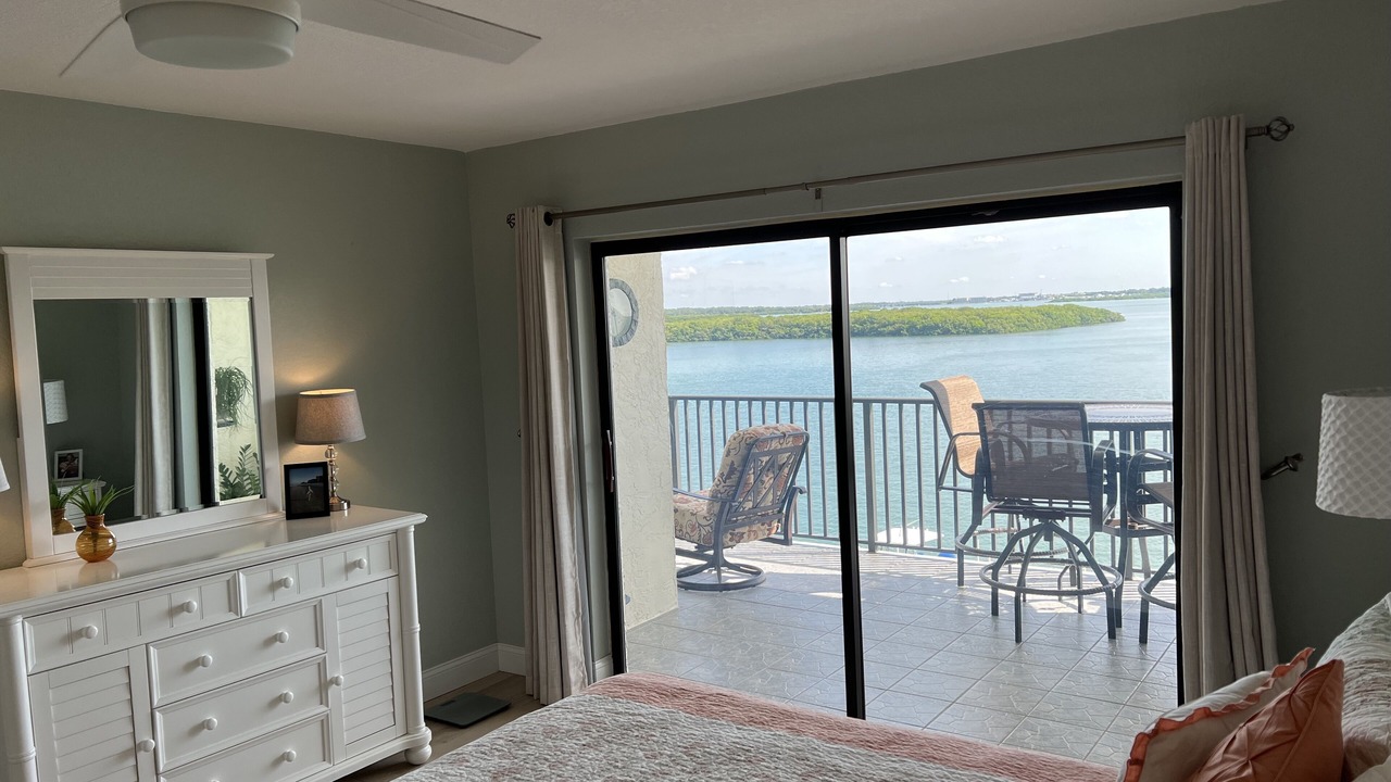 Photo of Bedroom in Capri Isle