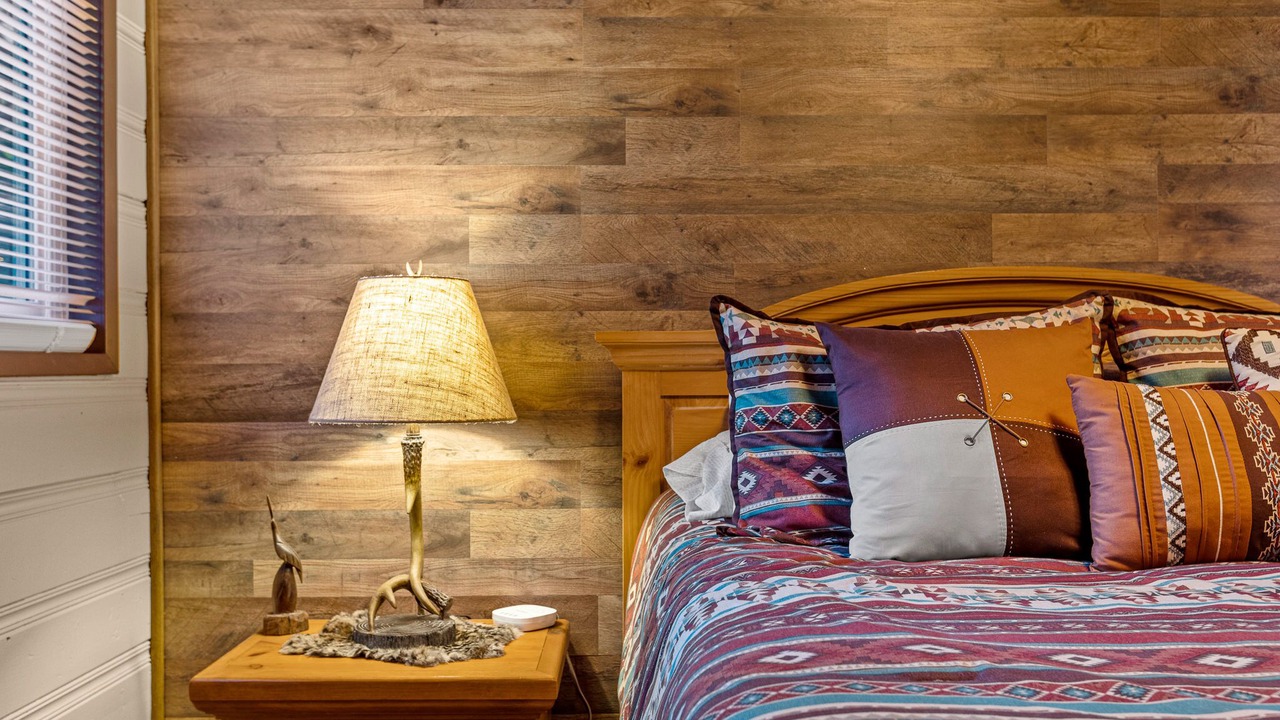 Photo of Bedroom in Crestline