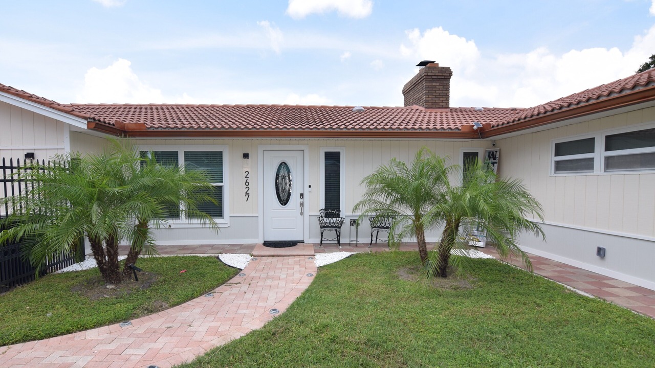 Photo of Outdoor in Gulf Gate Estates