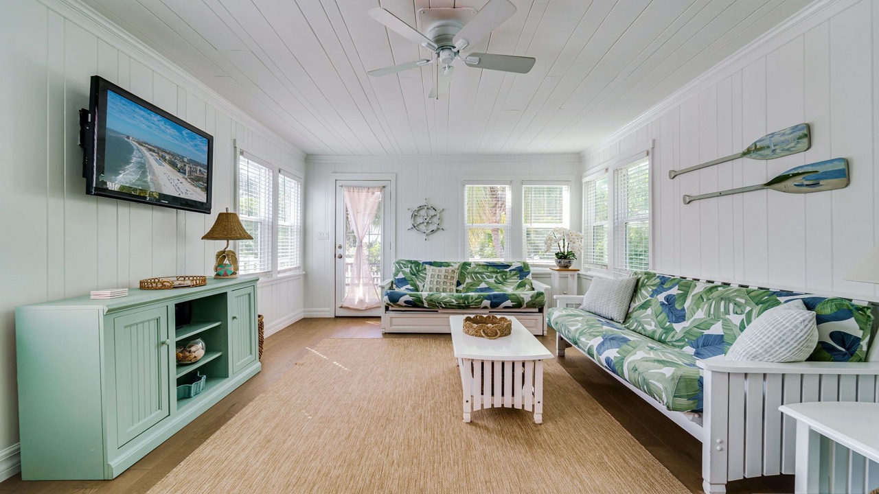 Photo of Livingroom in Treasure Island