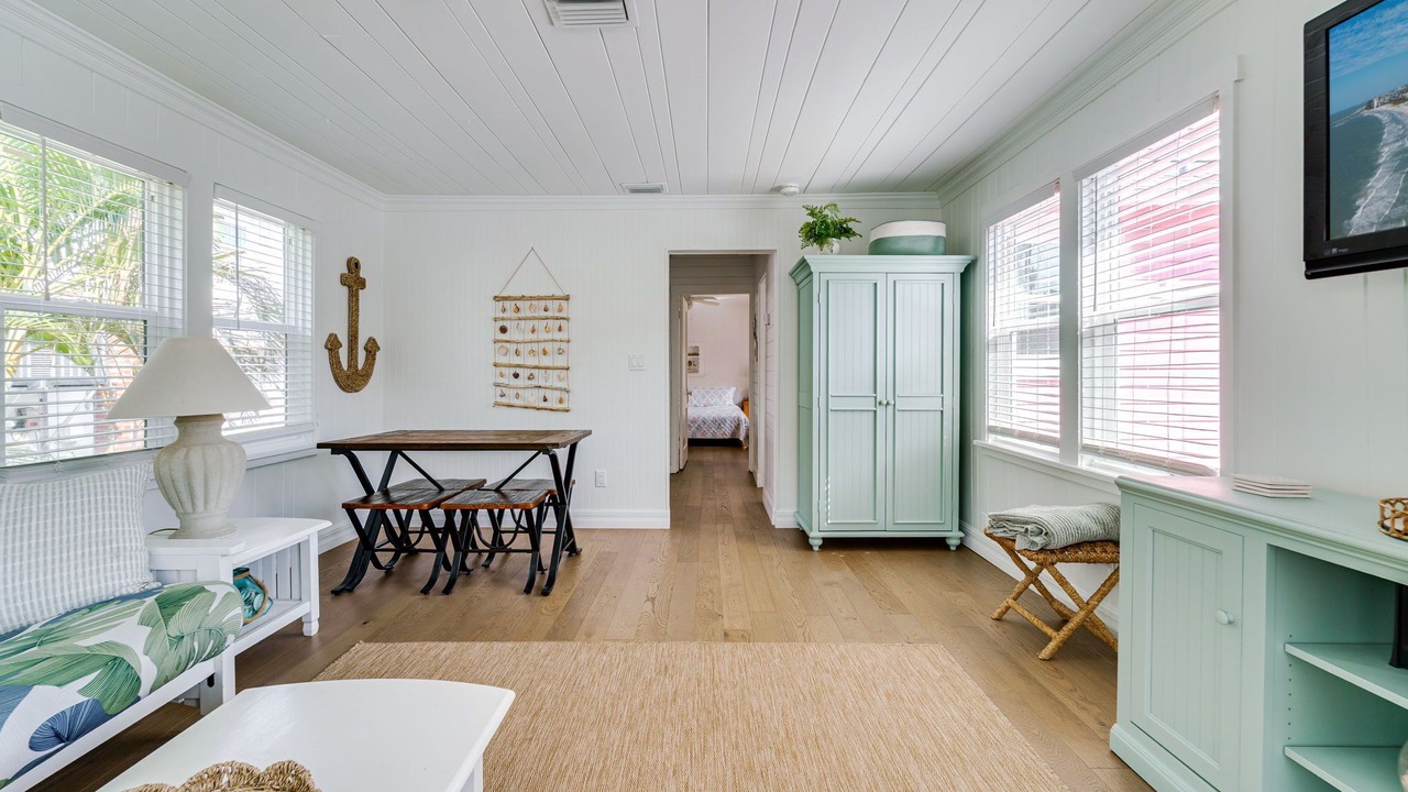 Photo of Livingroom in Treasure Island
