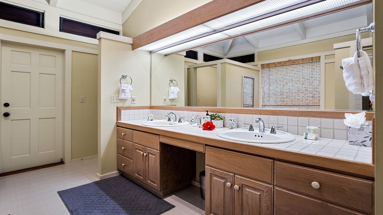 Photo of Bathroom in Kahaluu-Keauhou