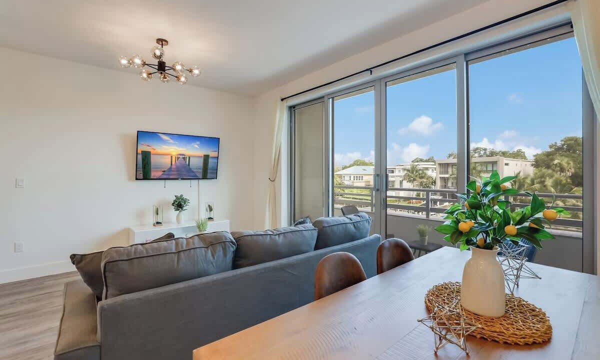 Photo of Livingroom in Central Sarasota