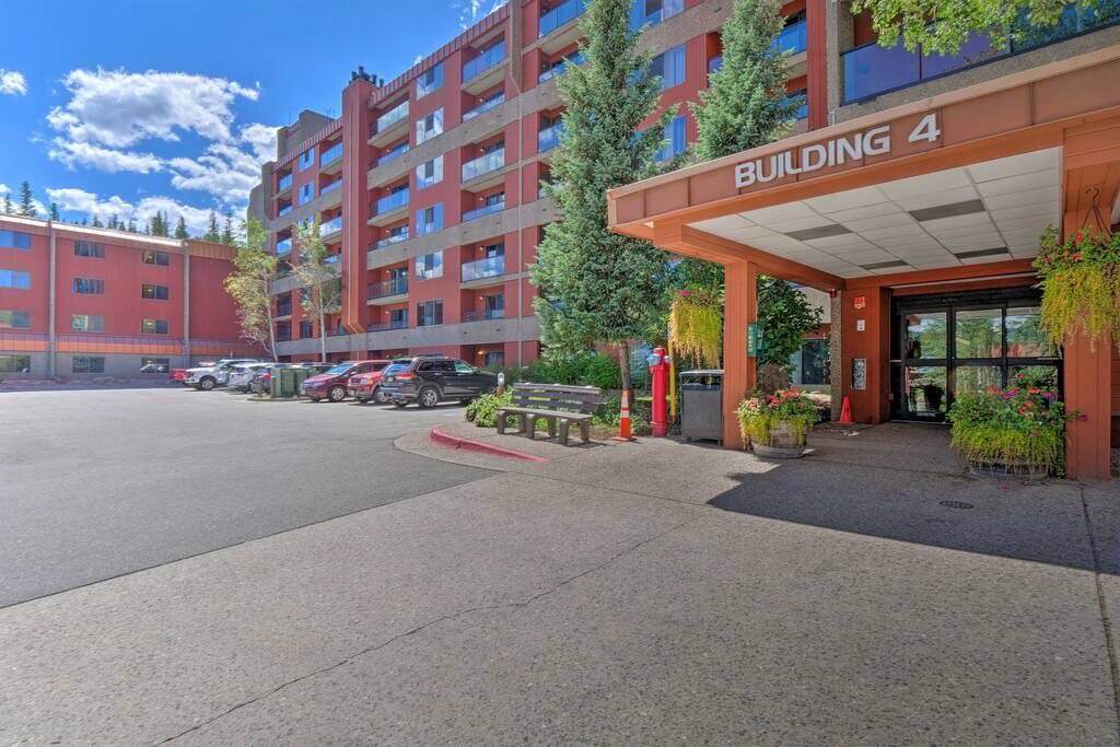 Photo of Outdoor in Peak 9