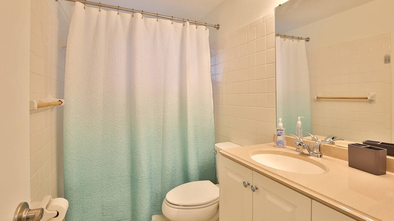 Photo of Bathroom in South Gate Ridge