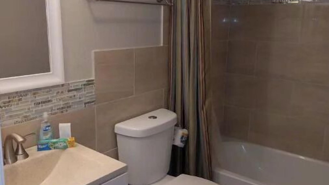 Photo of Bathroom in Anona