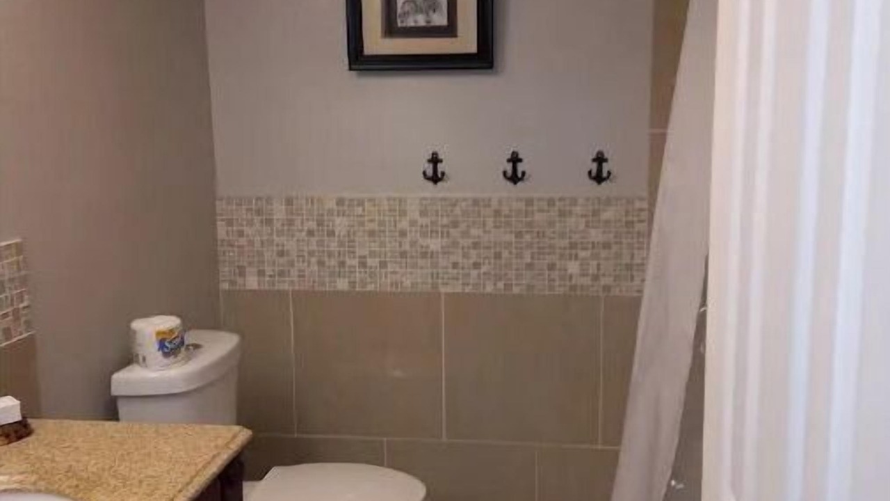 Photo of Bathroom in Anona