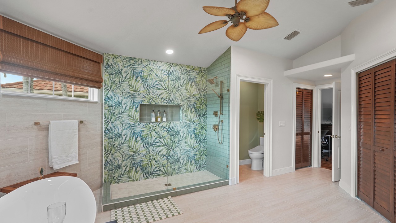 Photo of Bathroom in Pelican