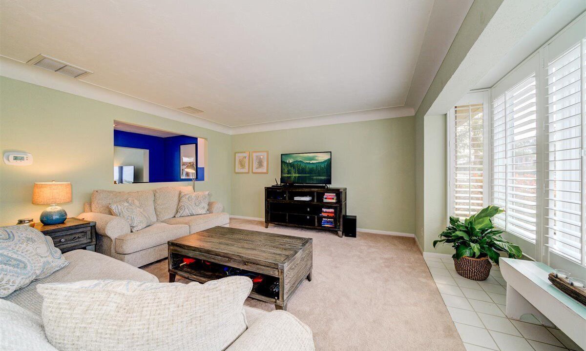 Photo of Livingroom in Harbor Bluffs