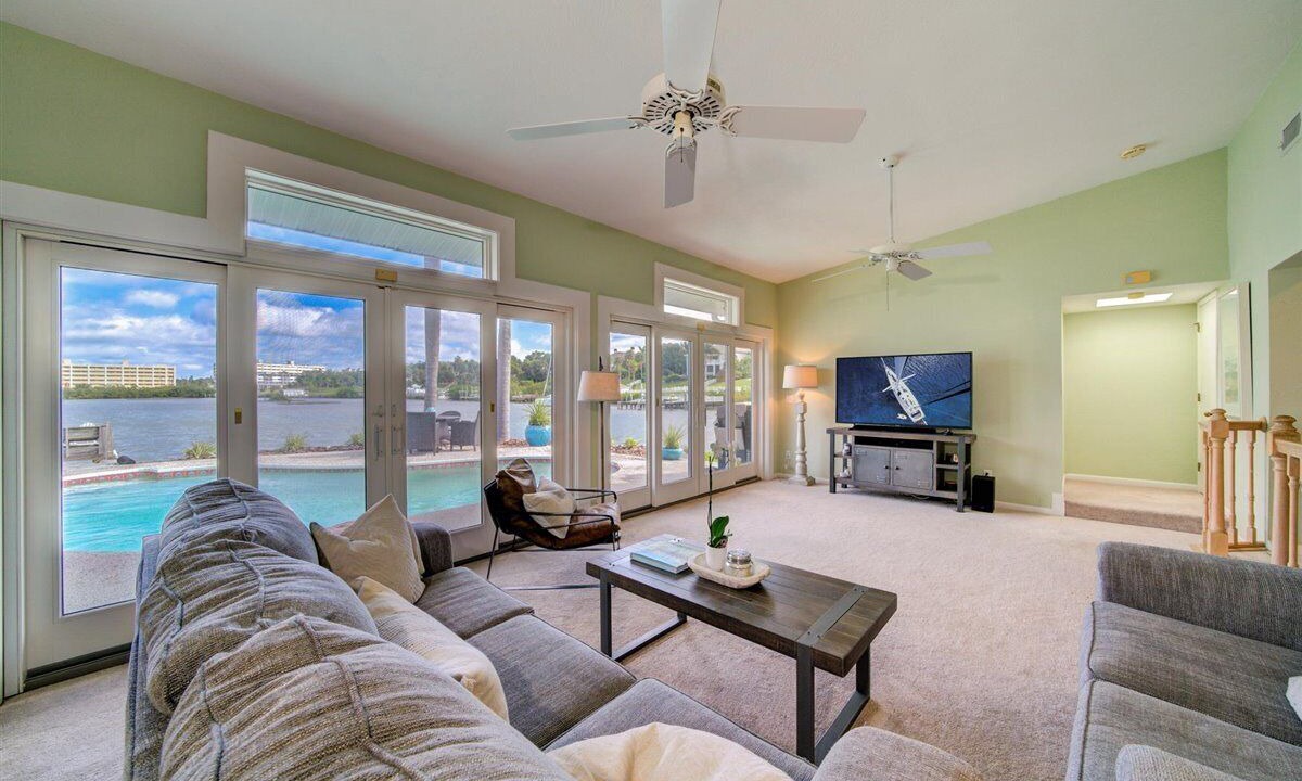 Photo of Livingroom in Harbor Bluffs