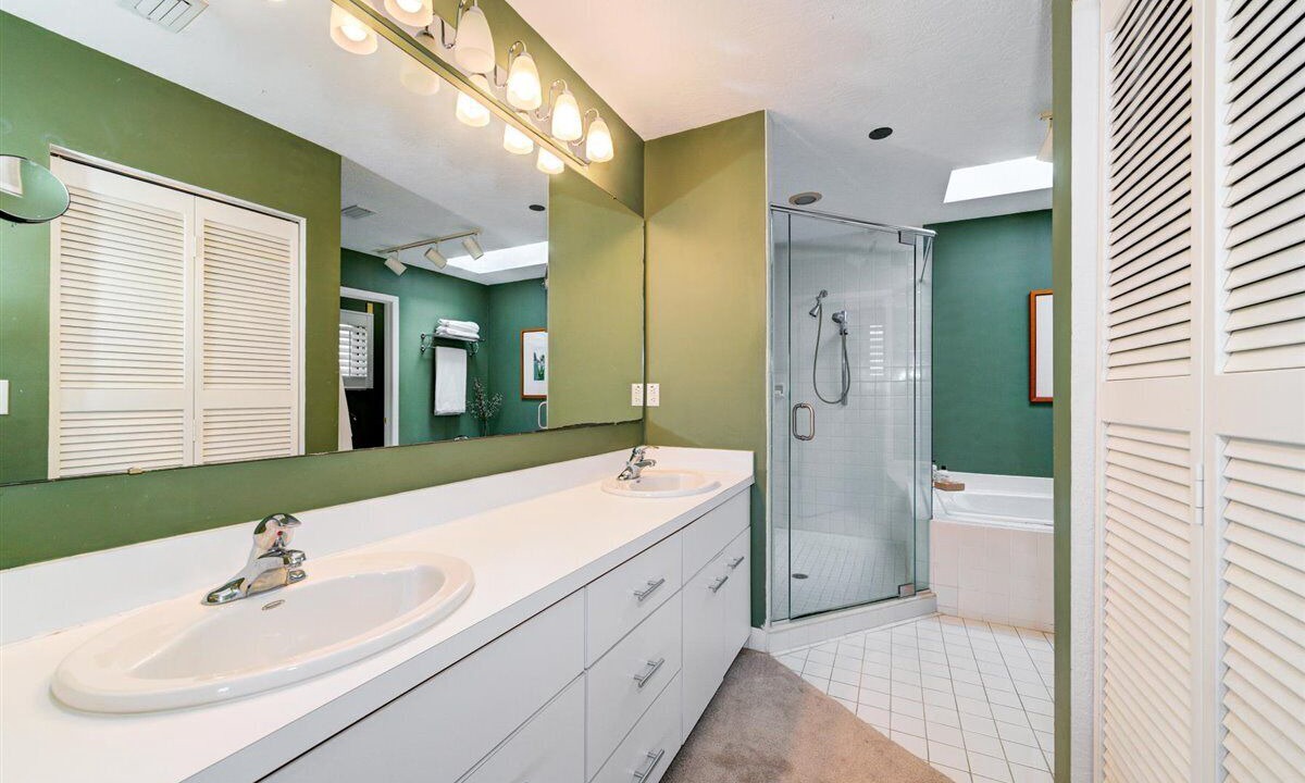 Photo of Bathroom in Harbor Bluffs