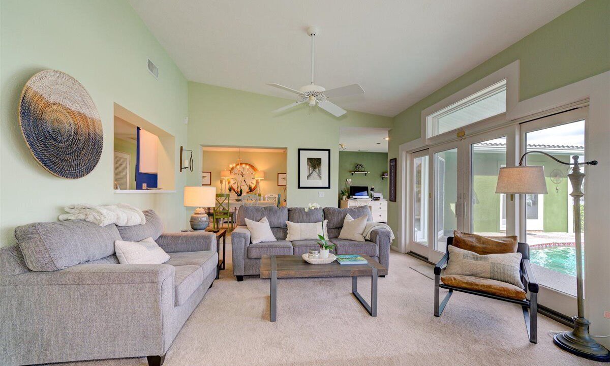 Photo of Livingroom in Harbor Bluffs
