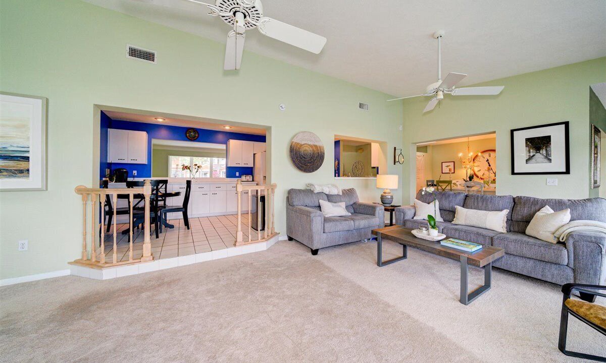 Photo of Livingroom in Harbor Bluffs