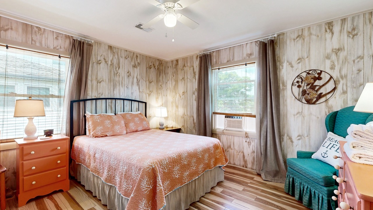 Photo of Bedroom in Holden Beach