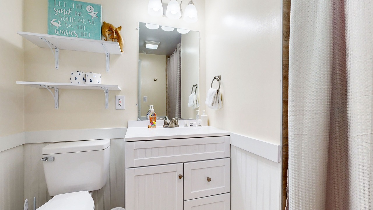 Photo of Bathroom in Holden Beach
