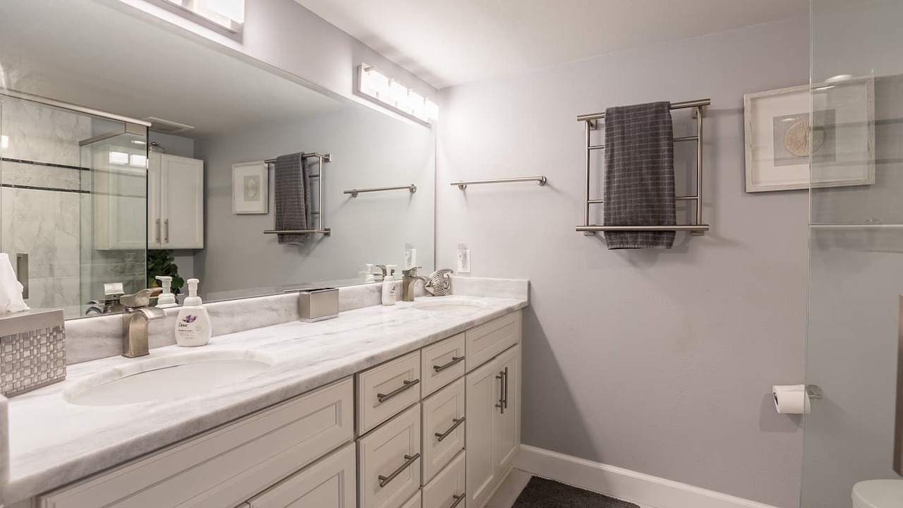 Photo of Bathroom in Capri Isle