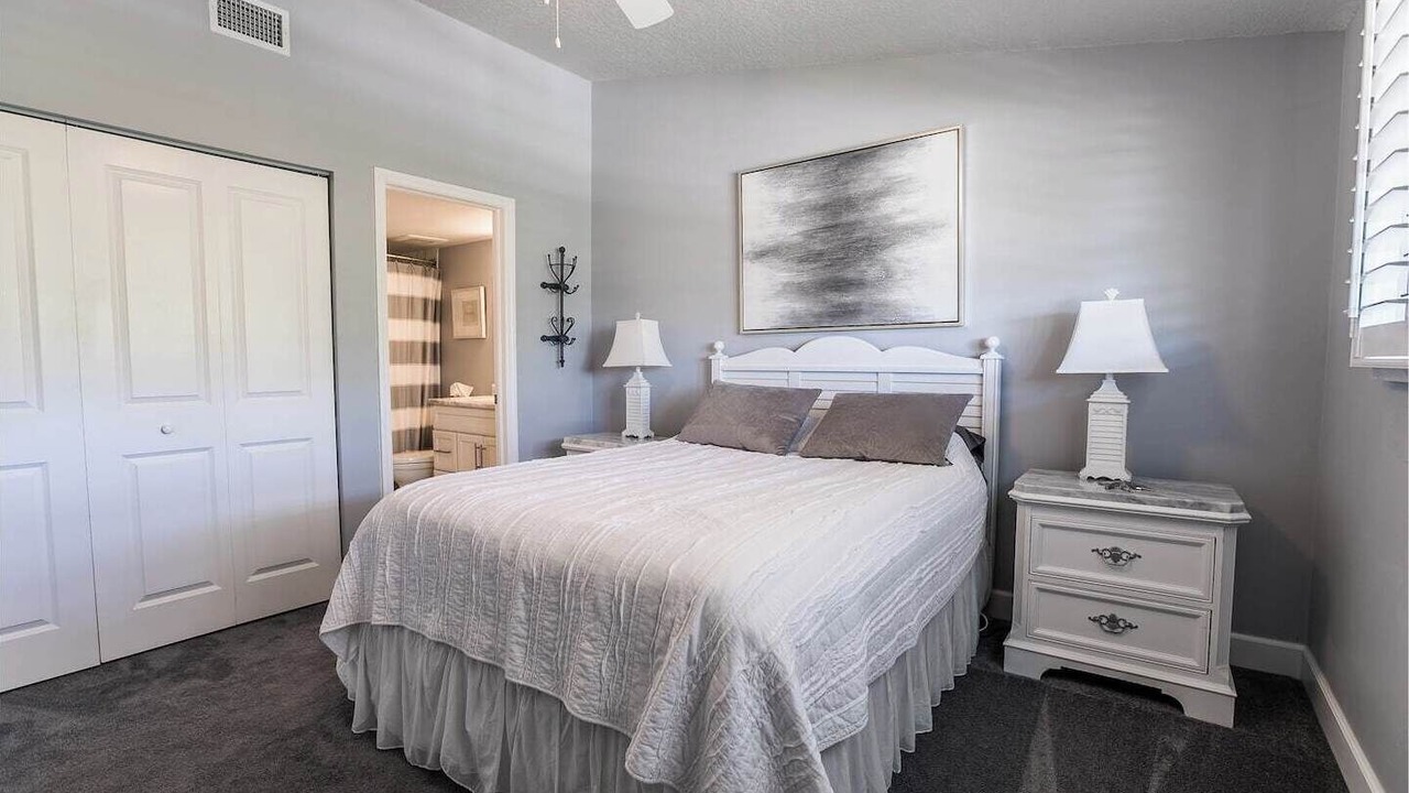 Photo of Bedroom in Capri Isle
