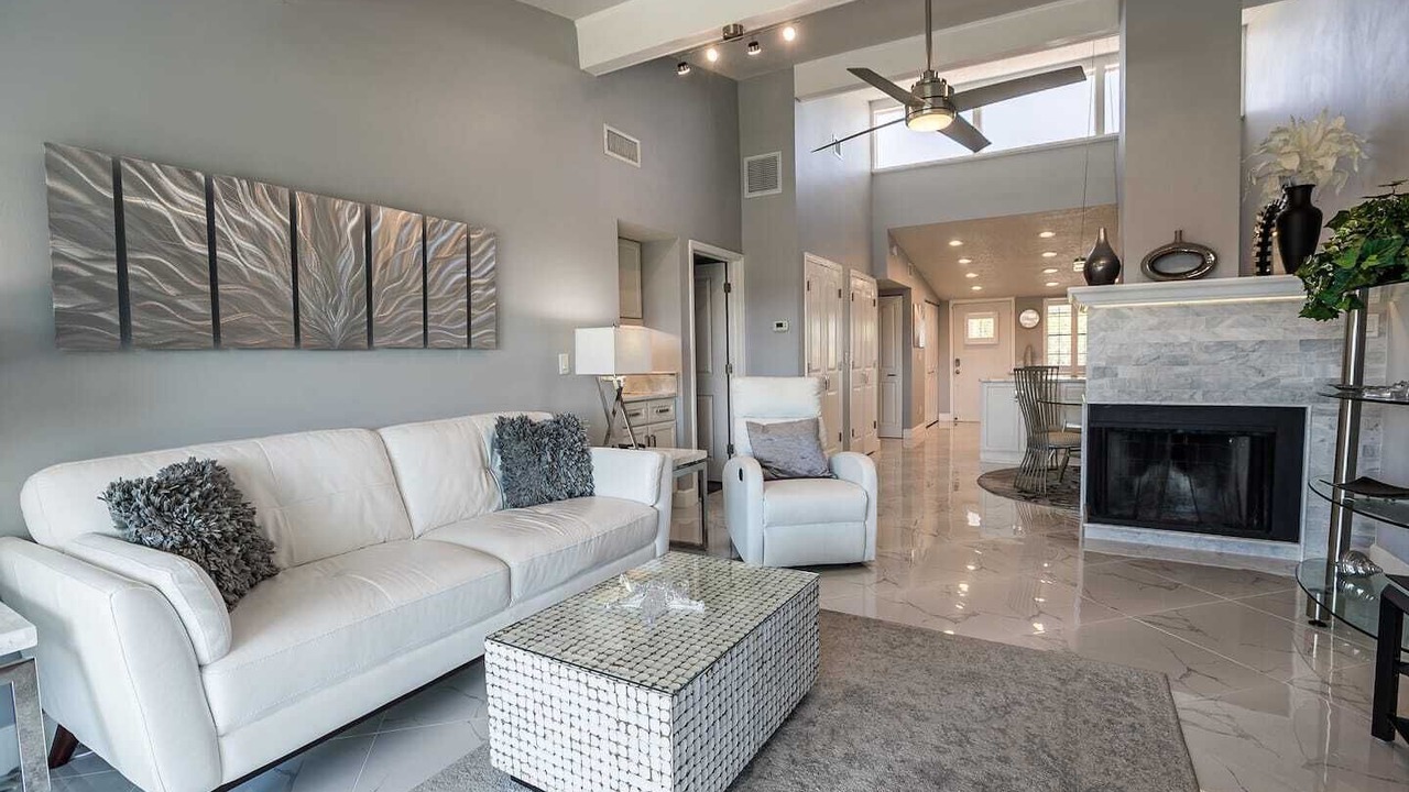 Photo of Livingroom in Capri Isle