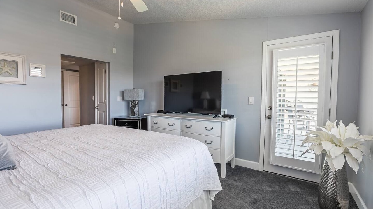Photo of Bedroom in Capri Isle