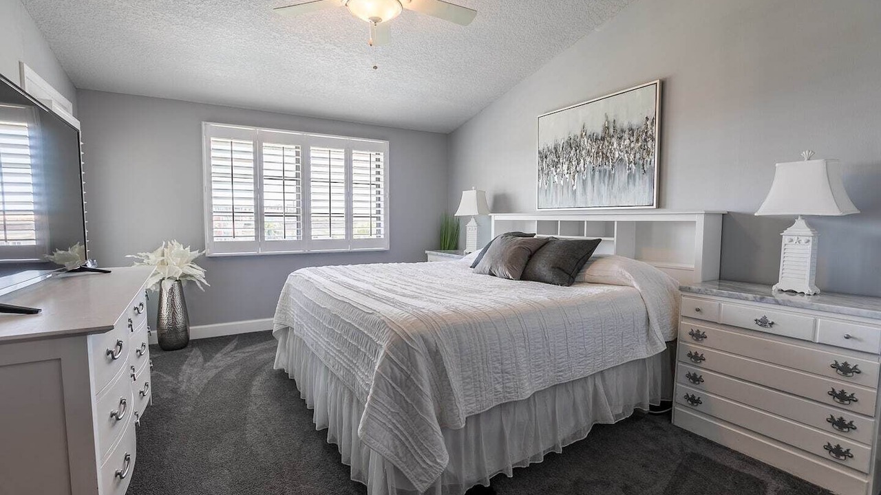 Photo of Bedroom in Capri Isle
