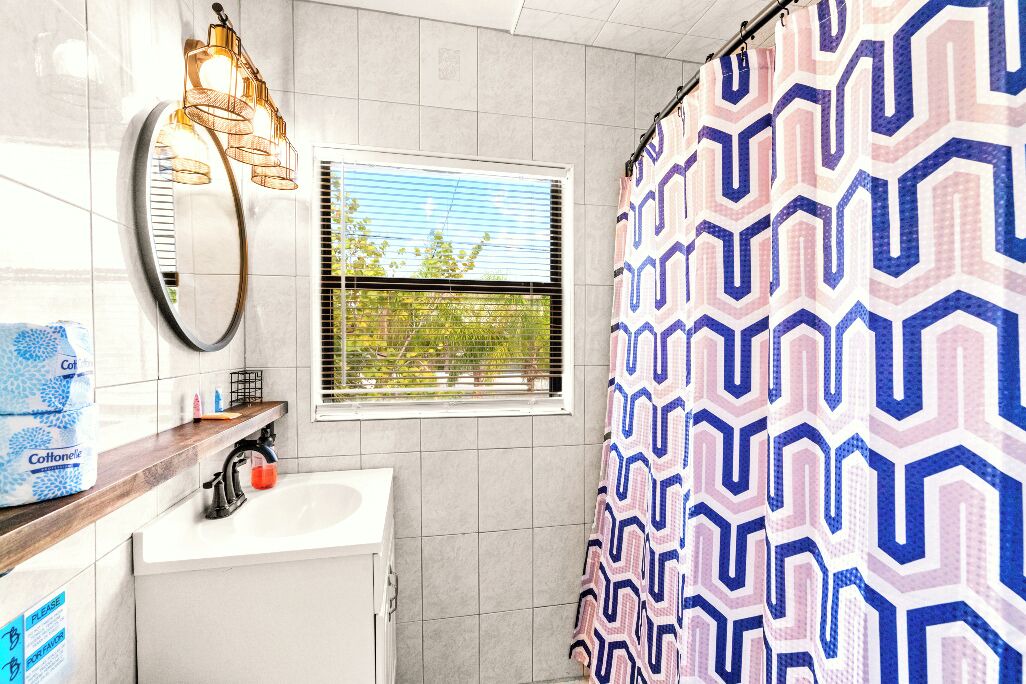 Photo of Bathroom in Treasure Island