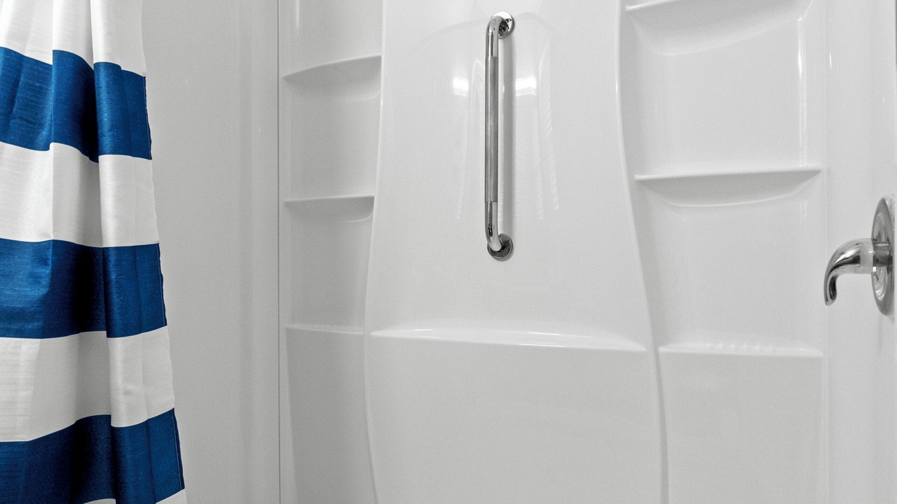 Photo of Bathroom in Treasure Island