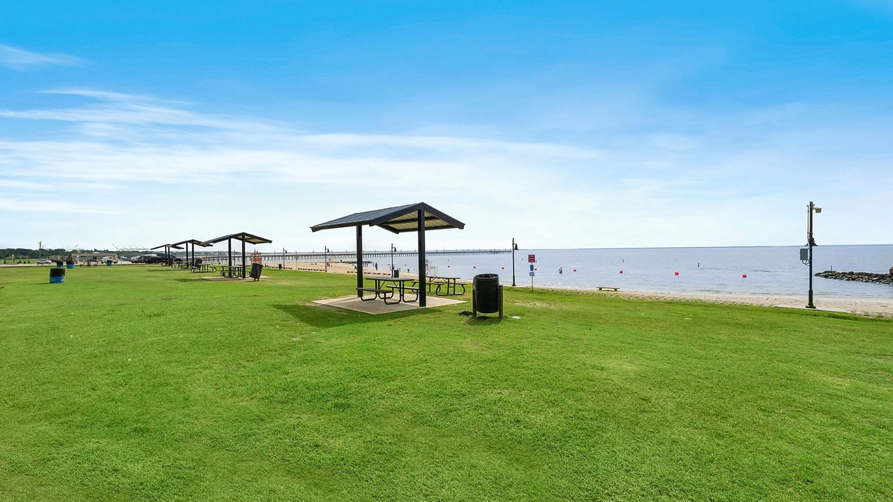 Photo of Others in Bay Front To La Porte