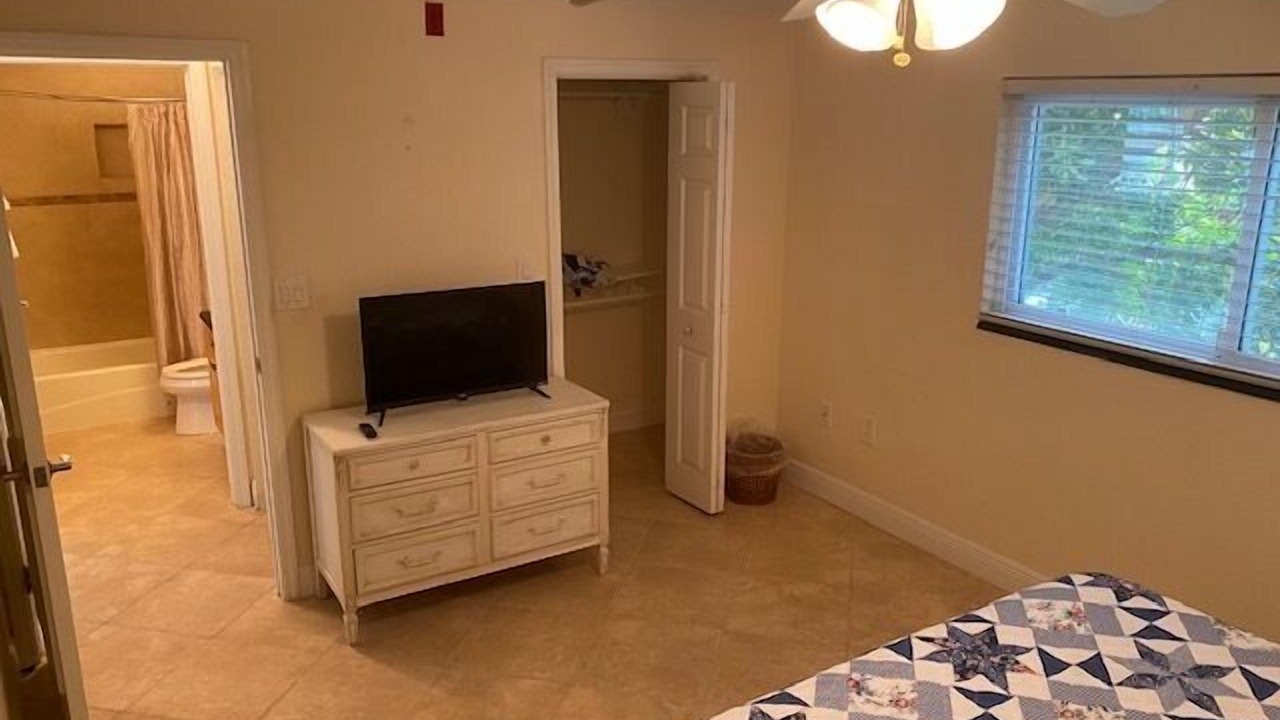 Photo of Bedroom in Capri Isle