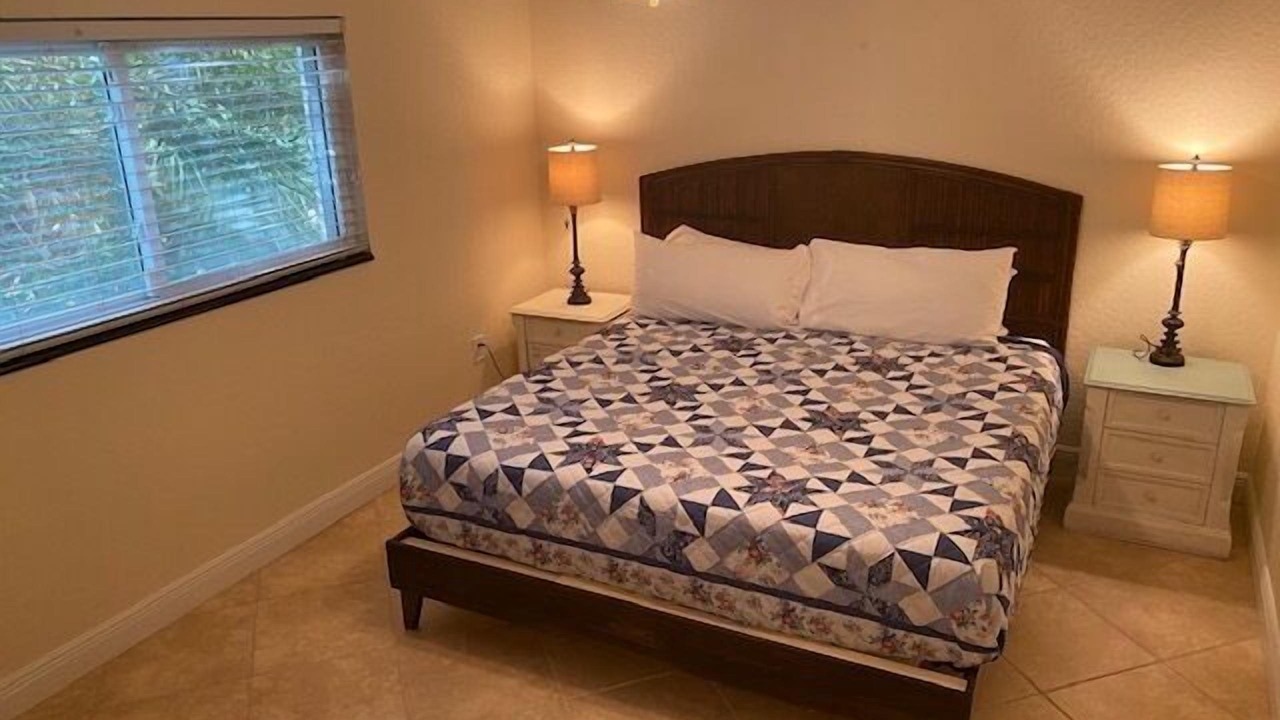 Photo of Bedroom in Capri Isle