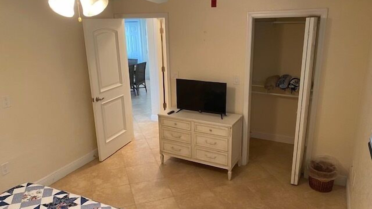 Photo of Bedroom in Capri Isle