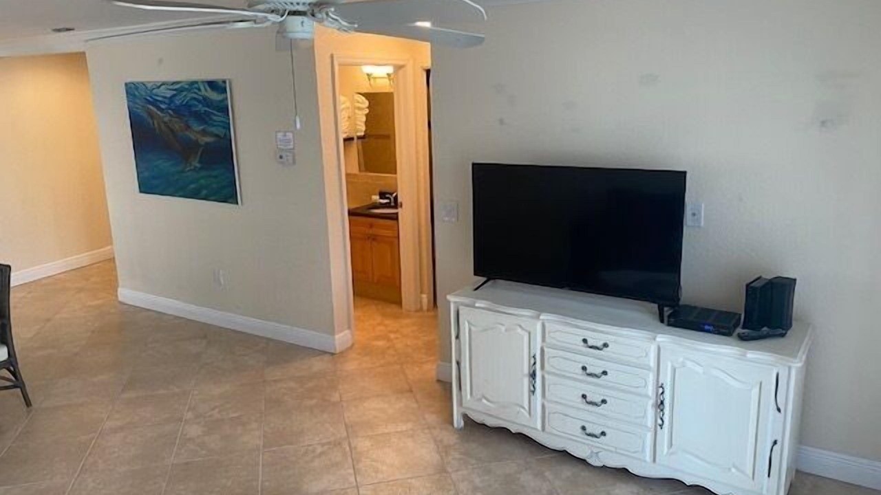 Photo of Livingroom in Capri Isle