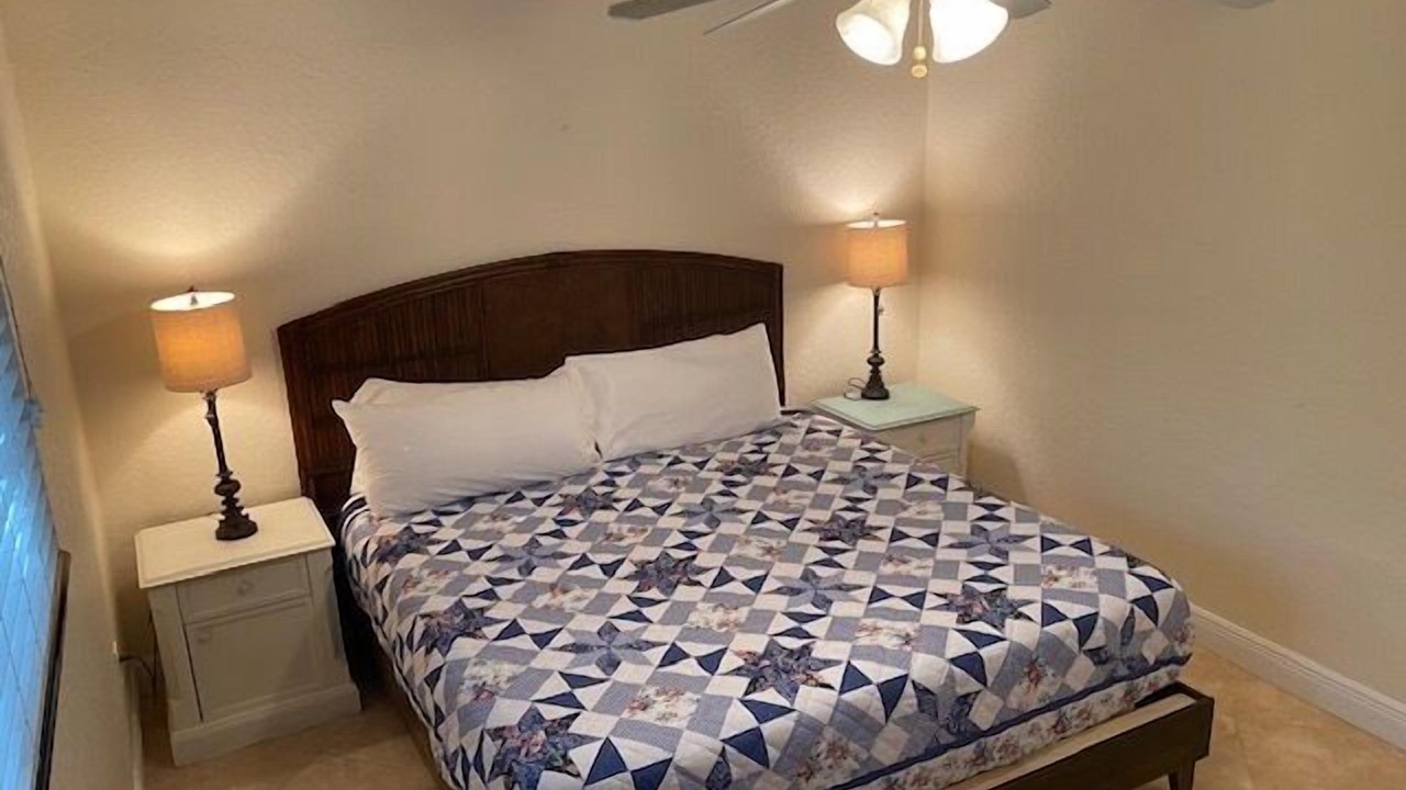Photo of Bedroom in Capri Isle