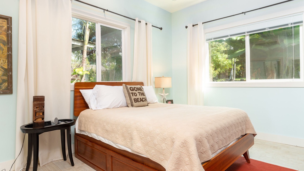Photo of Bedroom in Kahaluu Bay