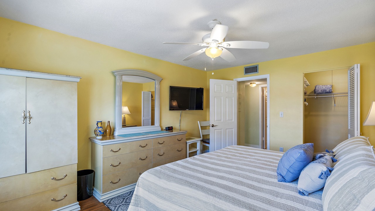 Photo of Bedroom in Treasure Island