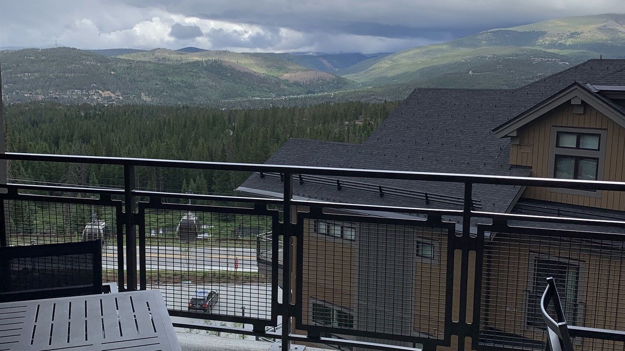 Photo of Outdoor in Peak 8