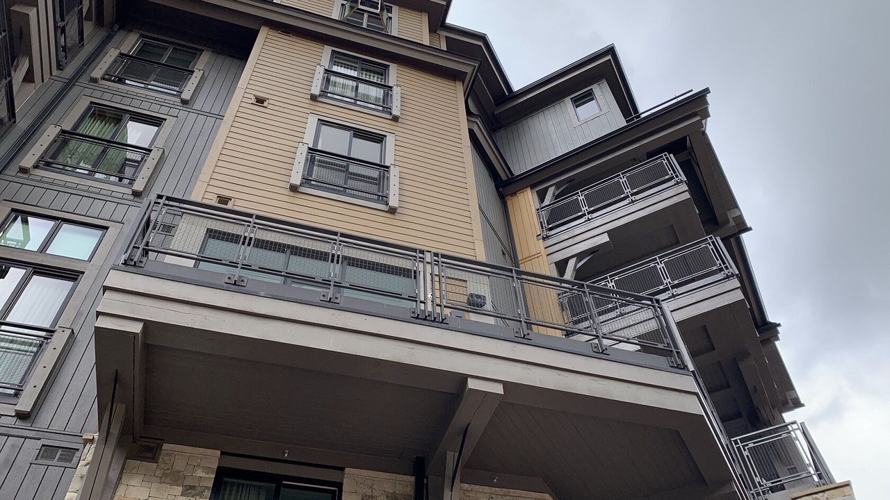 Photo of Outdoor in Peak 8