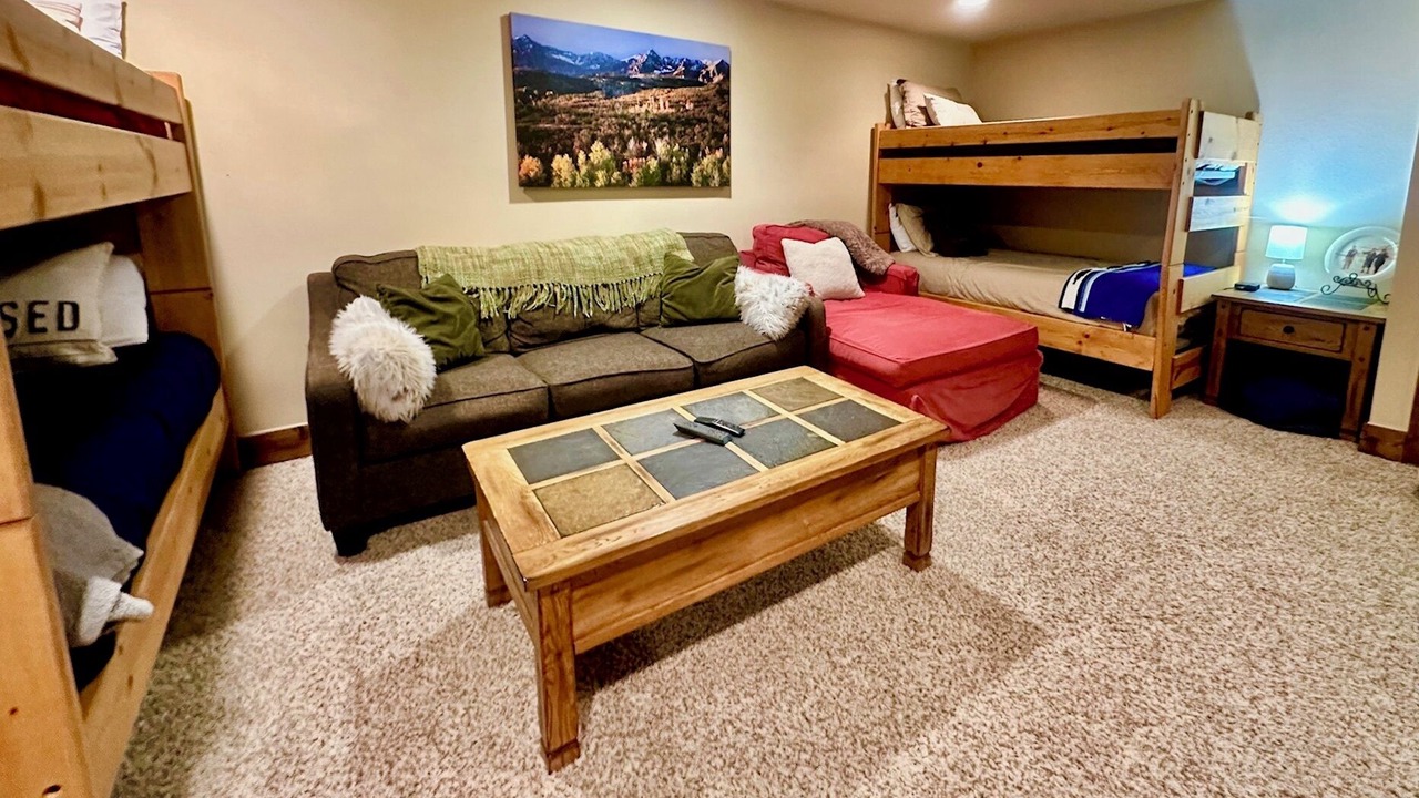 Photo of Bedroom in Four O'Clock