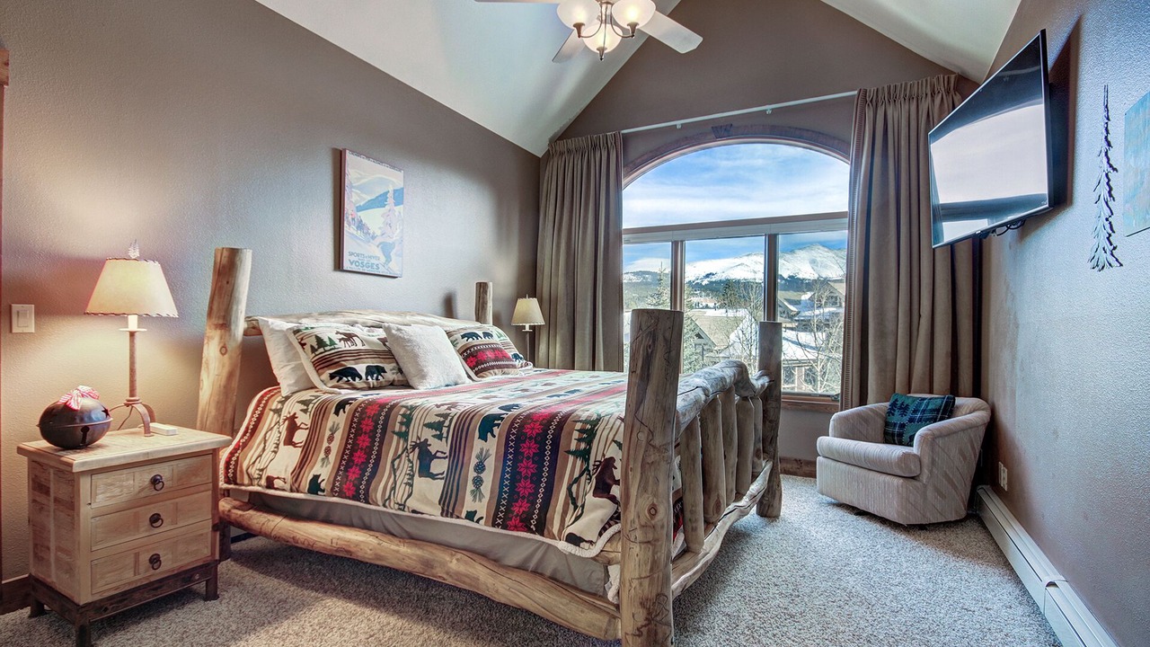 Photo of Bedroom in Four O'Clock