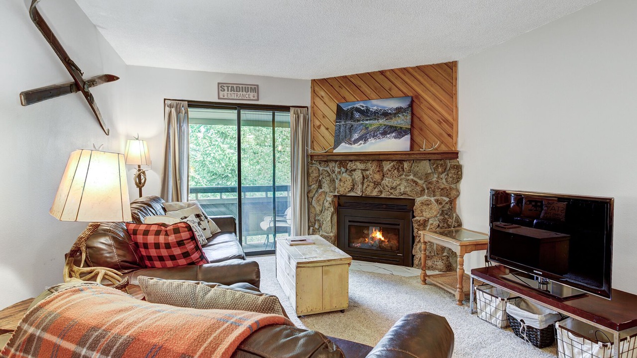 Photo of Bedroom in Peak 8
